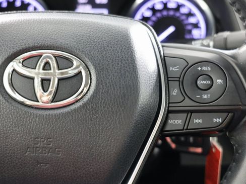 Used 2020 Toyota Camry SE image 24