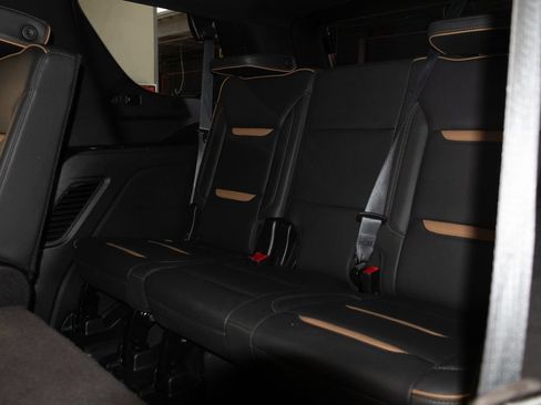 Used 2024 GMC Yukon AT4 w/ Technology Package AWD/4WD image 21