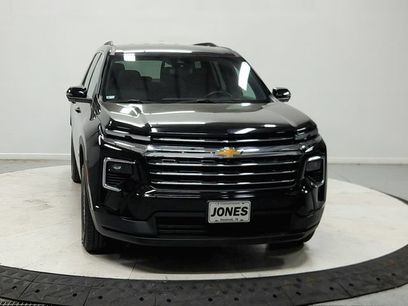 Used 2024 Chevrolet Traverse LT