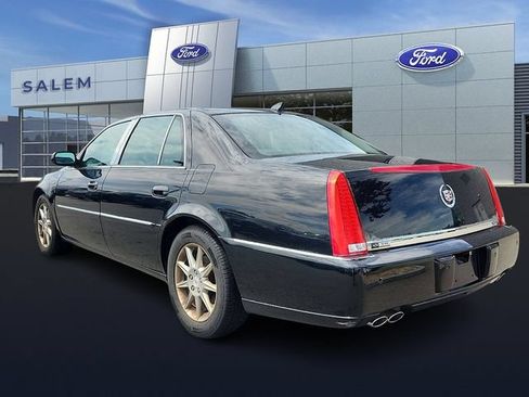 Used 2010 Cadillac DTS Luxury FWD image 4