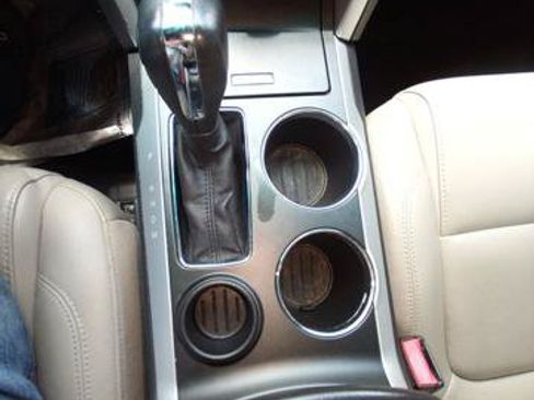 Used 2012 Ford Explorer XLT FWD image 25