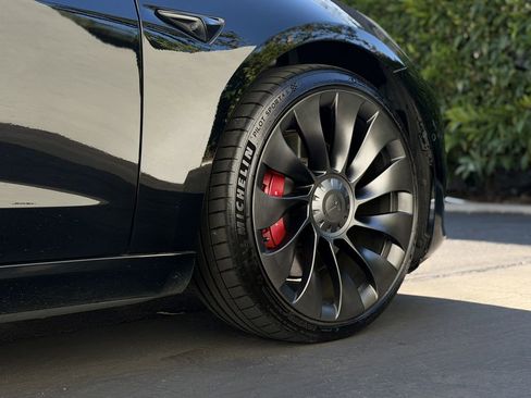 Used 2022 Tesla Model 3 Performance image 14