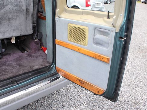 Used 1997 Ford E-150 and Econoline 150 RWD image 31