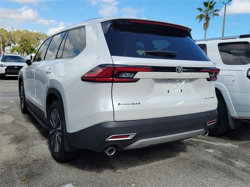 Used 2025 Toyota Grand Highlander MAX Platinum image 3