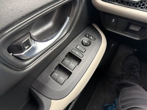 Used 2023 Honda HR-V LX image 31
