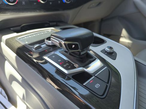 Used 2018 Audi Q7 2.0T Premium Plus AWD/4WD image 35