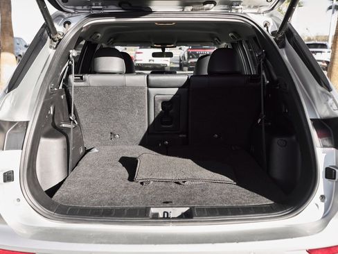 Used 2023 Mitsubishi Outlander SE image 23