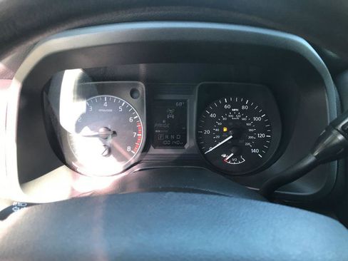 Used 2017 Nissan Titan 4x4 Crew Cab image 10