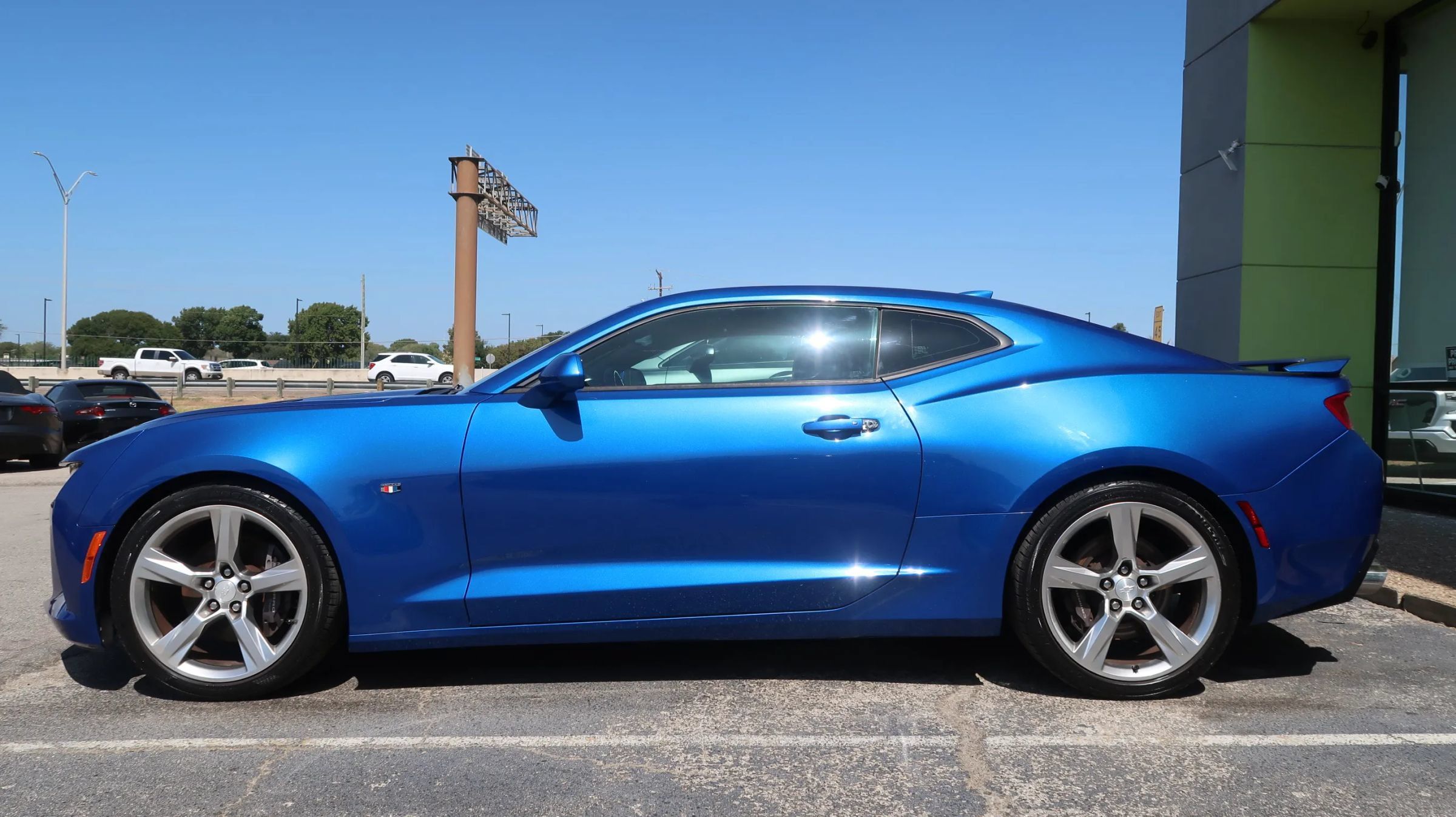 Used 2018 Chevrolet Camaro SS RWD image 8