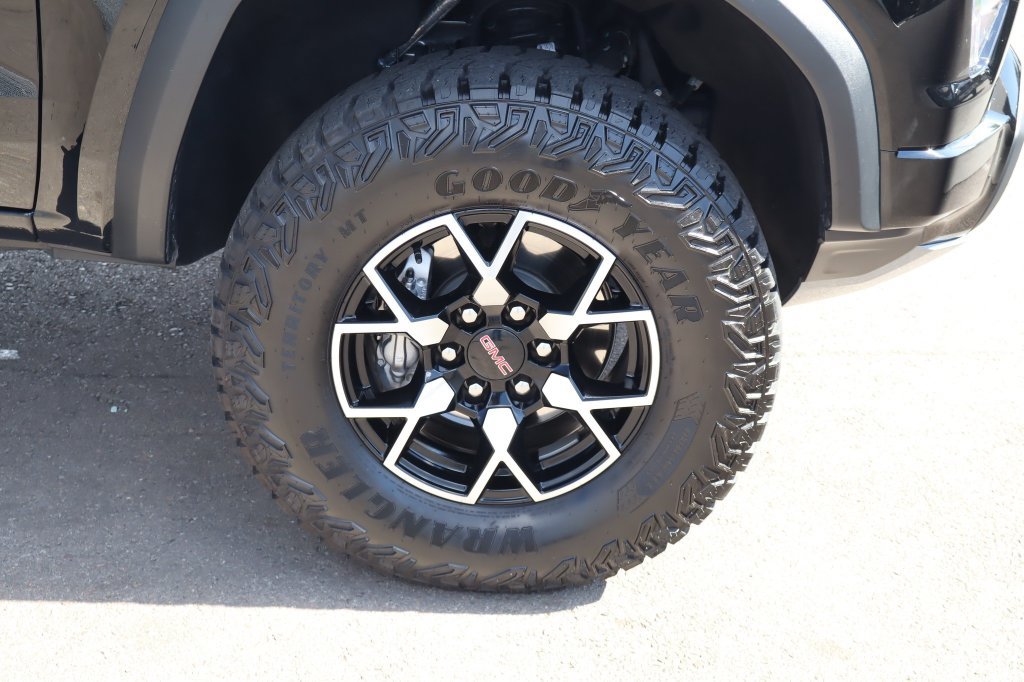 Used 2026 GMC Canyon AT4X AWD/4WD image 10