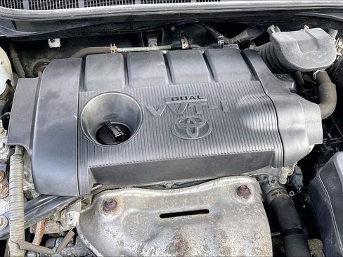 Used 2010 Toyota Camry LE image 36