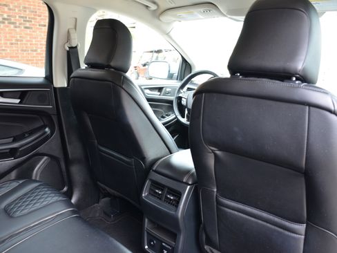 Used 2024 Ford Edge Titanium image 22