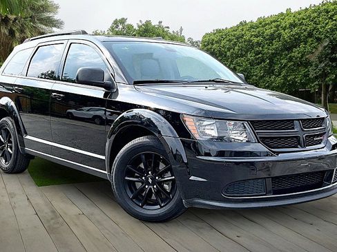 Used 2020 Dodge Journey SE w/ SE Popular Equipment Group FWD image 9