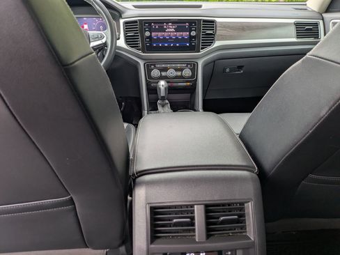 Used 2022 Volkswagen Atlas SE w/ Black Wheel Package FWD image 27