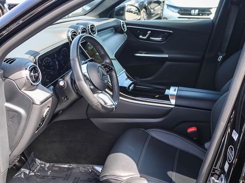 Used 2025 Mercedes-Benz GLC 300 image 15