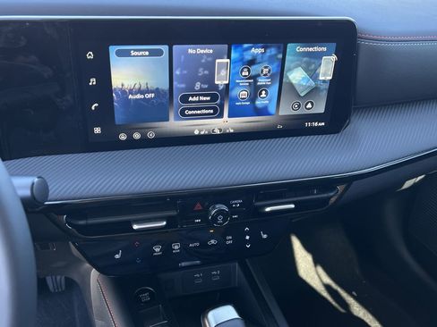 New 2026 Nissan Kicks SR w/ SR Premium Package FWD image 10
