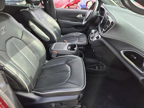 Used 2019 Chrysler Pacifica Limited w/ Advanced Safetytec Group image 15