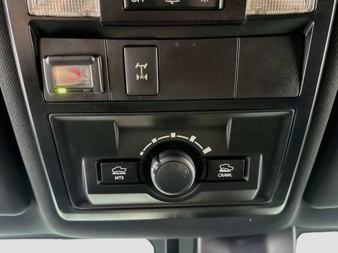 Used 2020 Toyota Tacoma TRD Off-Road w/ Technology Package AWD/4WD image 15