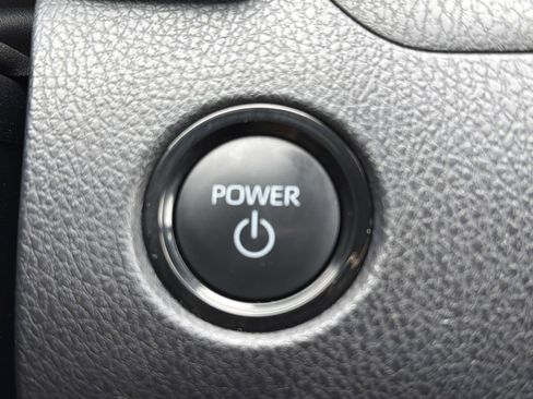 Used 2025 Toyota Camry SE image 28