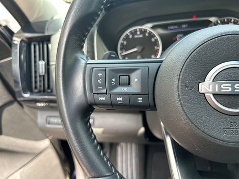 Used 2025 Nissan Pathfinder SV FWD image 22