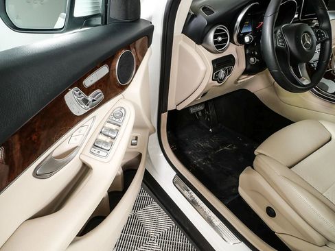 Used 2018 Mercedes-Benz GLC 300 image 7