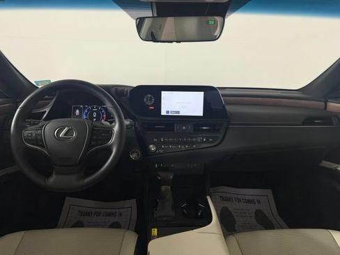 Used 2025 Lexus ES 350 w/ Premium Package FWD image 32
