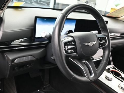 Used 2025 Genesis GV80 2.5T Standard AWD/4WD image 16