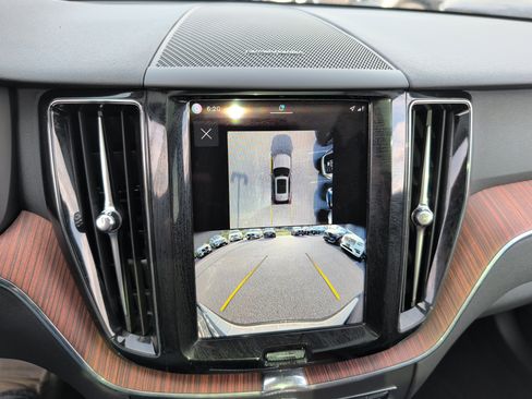 Used 2024 Volvo XC60 T8 Plus w/ Protection Package Premier AWD/4WD image 19