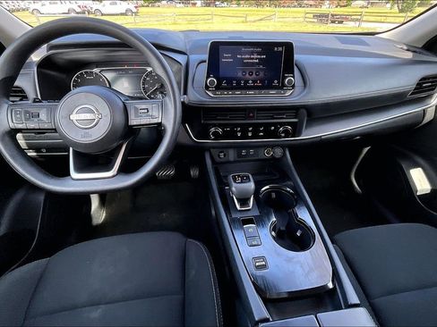 Used 2024 Nissan Rogue S FWD image 13