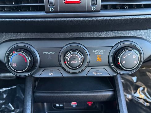 Certified 2024 Kia Forte LXS w/ LXS Technology Package image 16