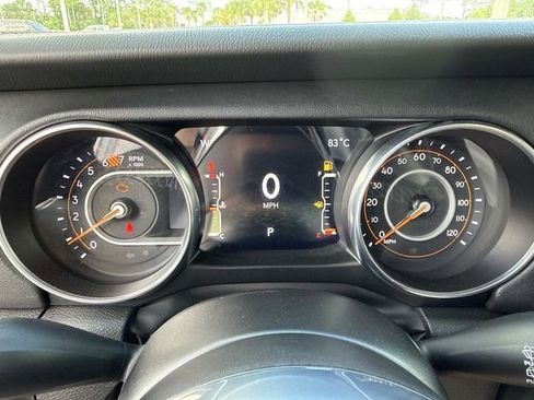 Used 2023 Jeep Wrangler Unlimited Sahara w/ Cold Weather Group AWD/4WD image 28