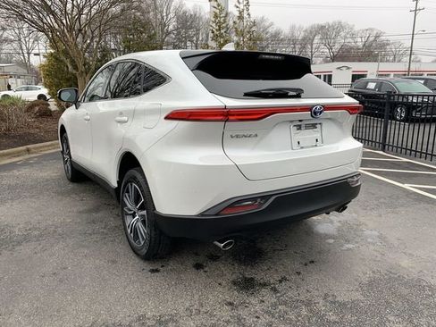 Used 2023 Toyota Venza LE image 6