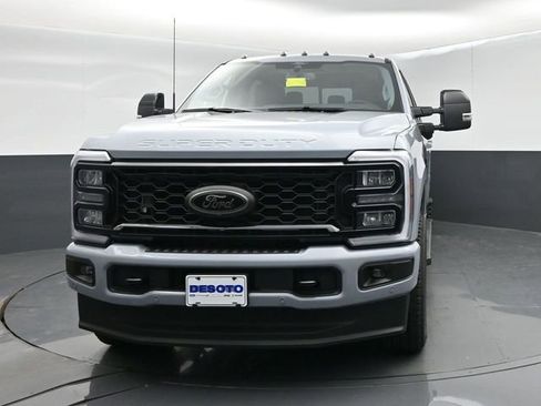 Used 2026 Ford F350 Lariat w/ Black Appearance Package AWD/4WD image 3