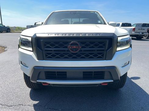 Used 2022 Nissan Frontier PRO-4X image 2