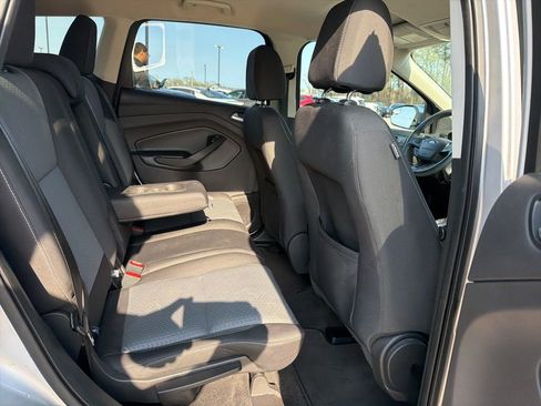 Used 2017 Ford Escape SE FWD image 29