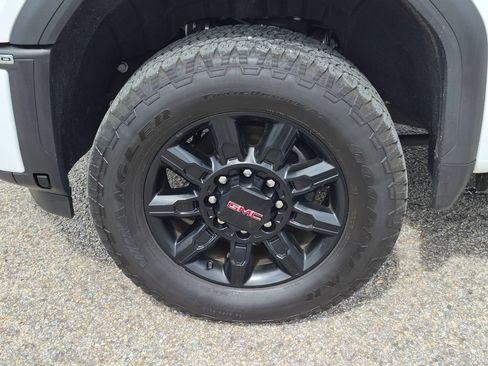 Used 2026 GMC Sierra 2500 AT4 w/ AT4 Premium Plus Package AWD/4WD image 11