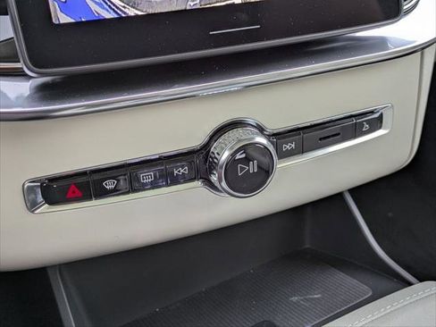 New 2026 Volvo XC90 T8 Ultra w/ Protection Package Premier image 10