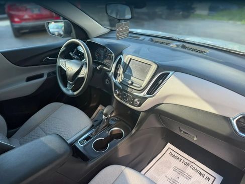 Used 2022 Chevrolet Equinox LS AWD/4WD image 12
