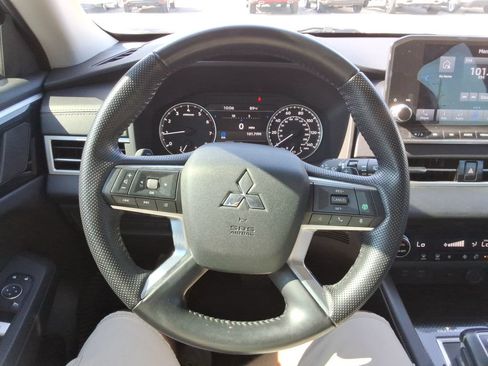 Used 2022 Mitsubishi Outlander SE FWD image 13