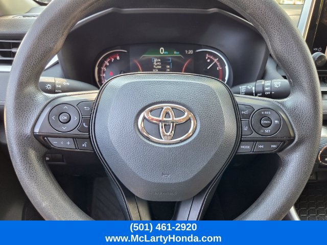 Used 2025 Toyota RAV4 XLE FWD image 28