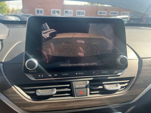 Used 2025 Nissan Altima 2.5 SV FWD image 24