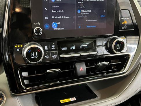 Used 2023 Toyota Highlander XLE image 44