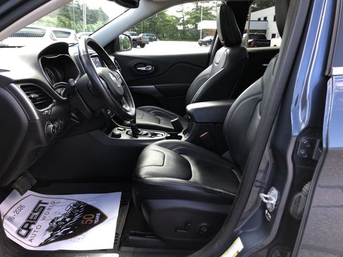 Used 2021 Jeep Cherokee Limited w/ Elite Package AWD/4WD image 13