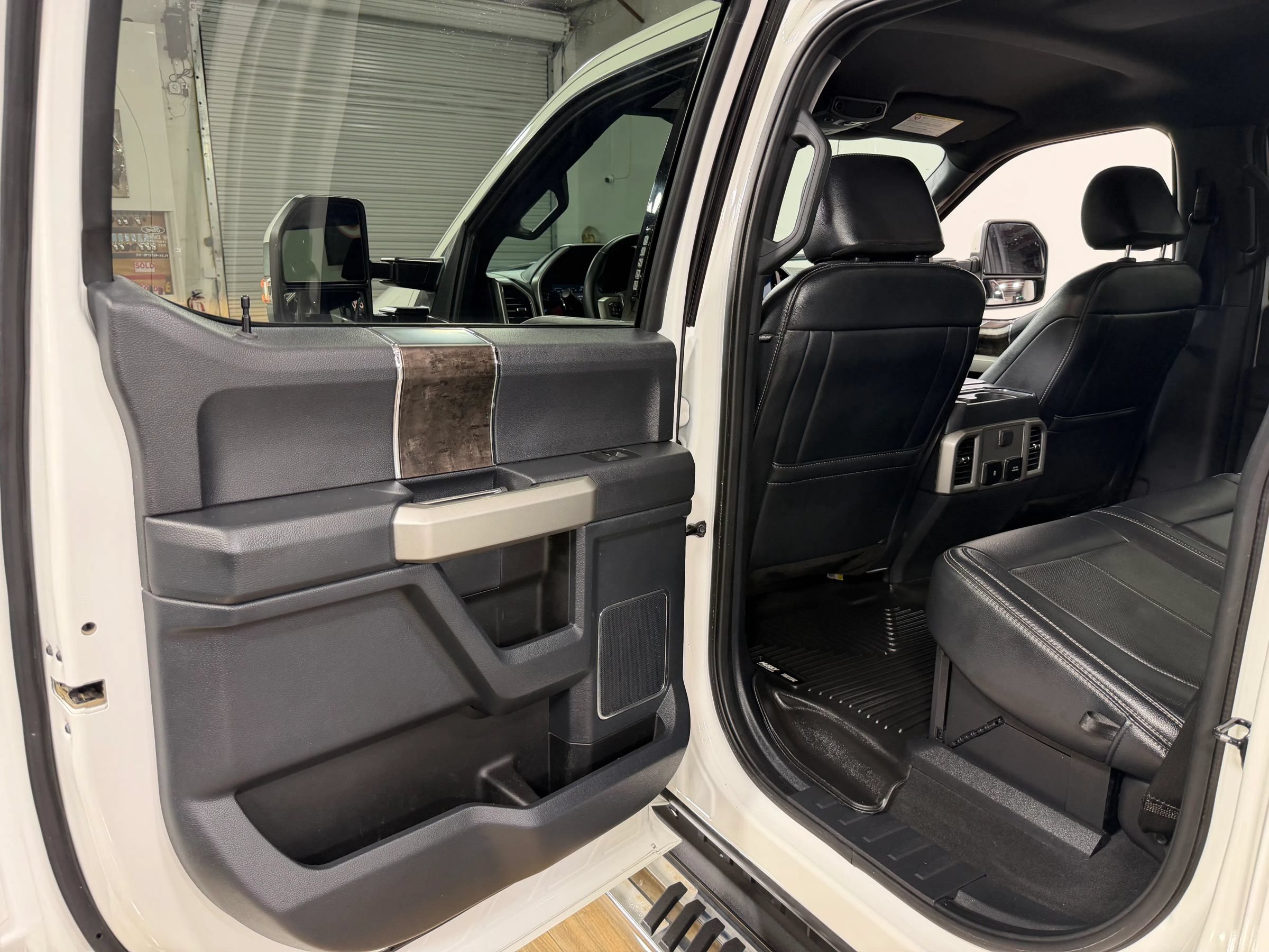 Used 2022 Ford F350 Lariat AWD/4WD image 16