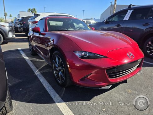 Used 2020 MAZDA MX-5 Miata RF Grand Touring image 2