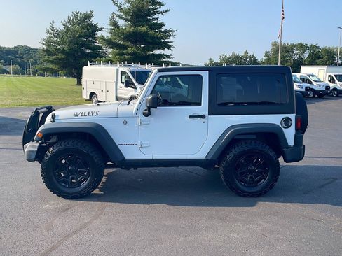 Used 2016 Jeep Wrangler Sport AWD/4WD image 2