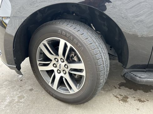 Used 2024 Ford Expedition Max Limited image 11