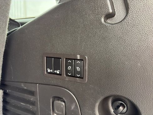 Used 2018 GMC Yukon Denali image 11