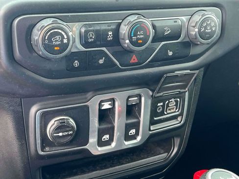 Used 2018 Jeep Wrangler Sport AWD/4WD image 32