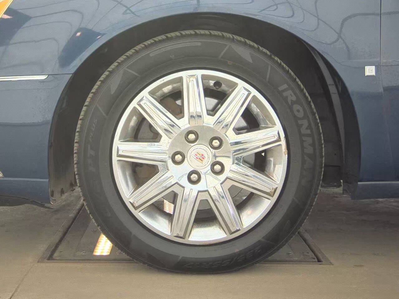 Used 2009 Cadillac DTS FWD image 15